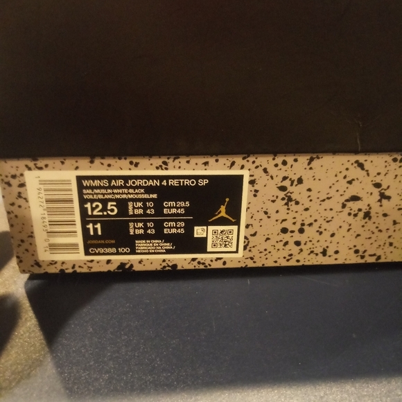 Off white jordan 4's size 11 - Picture 5 of 5